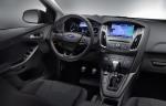 Ford Focus Black and Red 2015 года